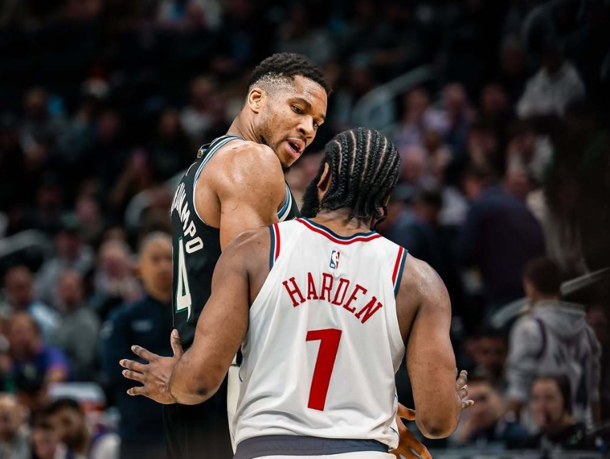 开云体育官网-轰31分+27分,决定留队,锁定4亿超级顶薪!唯一的捷径让你抓到了