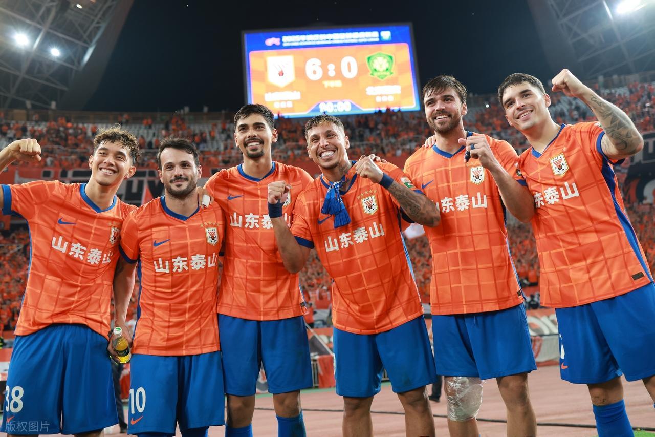 体育平台-6比0后迎最强试金石!鲁沪大战申花手握3大优势,泰山难破4年魔咒