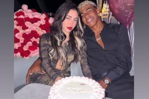 开云体育官网-打得火热！大7岁女友回复亚马尔：❤️‍，两人恋情今日公开