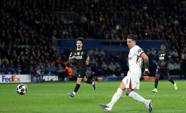 开云体育登录-恩佐传射无奈门将无间道，金球先生独闯龙潭，巴黎5-2复仇切尔西