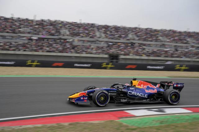 杆位出发带回胜利,19岁新星安东内利登顶F1中国大奖赛,首夺分站赛冠军|车队|文汇报|汉密尔顿|维斯塔潘|新赛季_新浪体育_新浪新闻