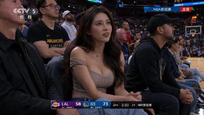 开云 体育-这才是现场摄影师该干的事！